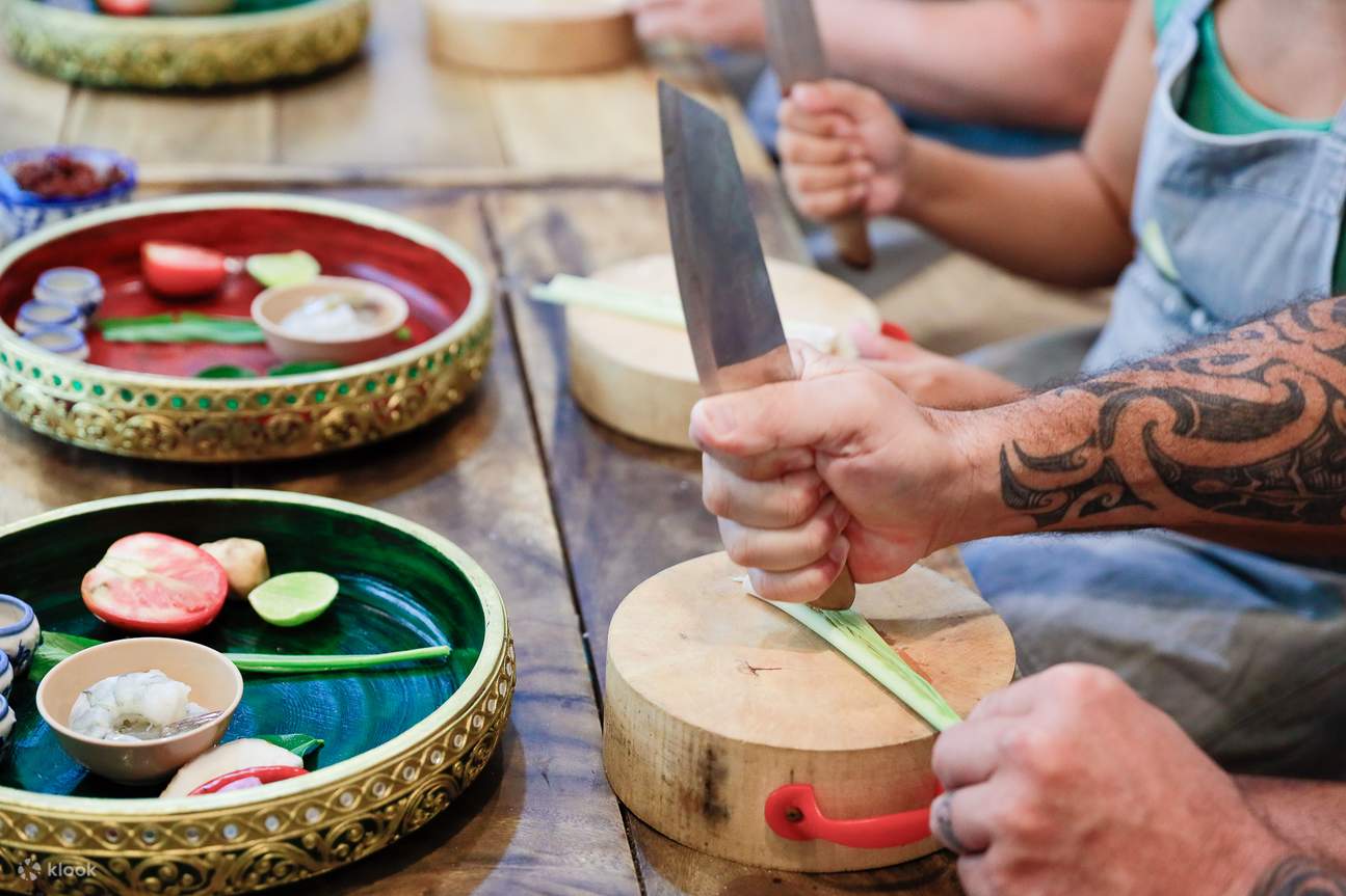 House of Taste | Lớp học nấu ăn Thái thực hành & Tour Chợ